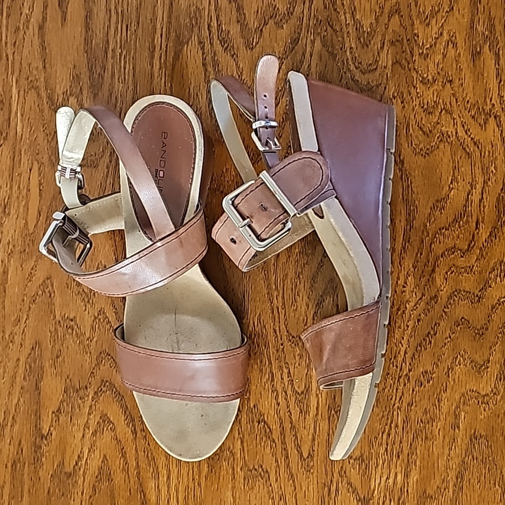Bandolino faux leather wedge sandals size 9.5 - Picture 3 of 6